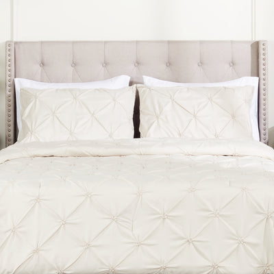 Gardenia Wynd 3-Piece Full/Queen Comforter Set - Oatmeal | Ensemble d'édredon Gardenia Wynd 3 pièces écru pour lit double ou grand lit