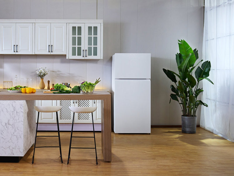 Hisense 30\" 18 Cu. Ft. Top-Mount Refrigerator - White - RT18A2FWD