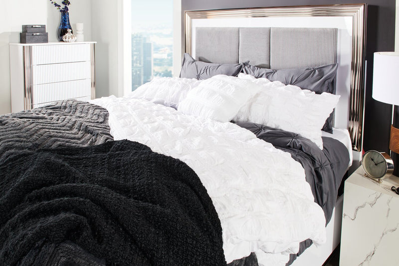 Elanna 4-Piece Full/Queen Comforter Set - White