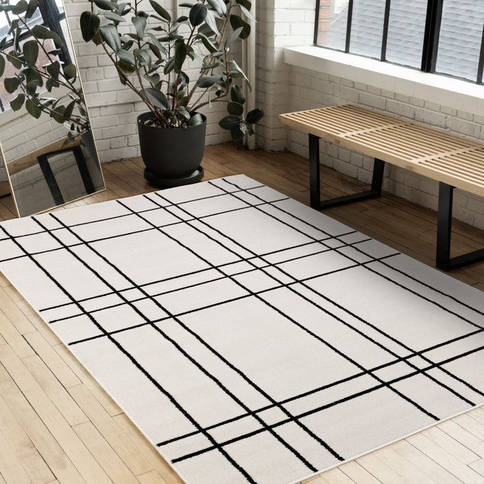 Covington Grey White Checkered Pattern Rug, 6'7\" x 9'10\" Indoor Area Rug