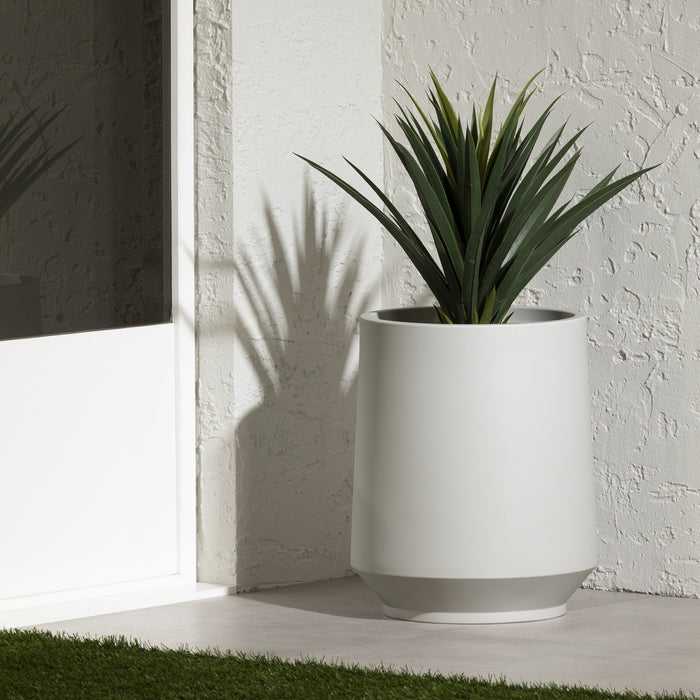 Dalya 19\" Planter - Greige
