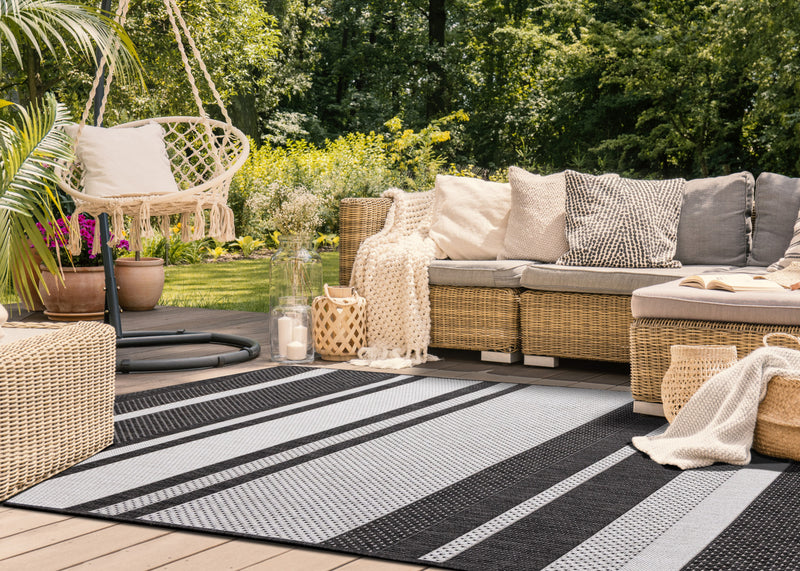 Jackson Striped Indoor/Outdoor Area Rug - 5'3\" x 7'7\"
