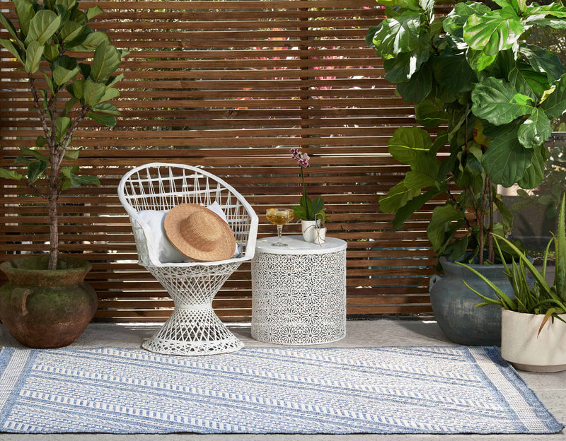 Livia Transitional 6'6\" x 9'0\" Area Rug in Blue Indoor Area Rug