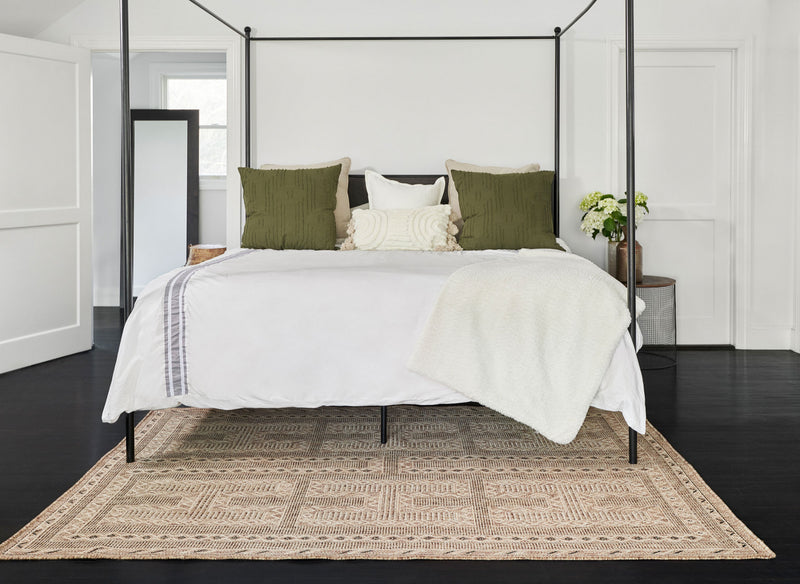 Hazel Transitional 5'3\" x 7'0\" Area Rug in Ivory Indoor Area Rug