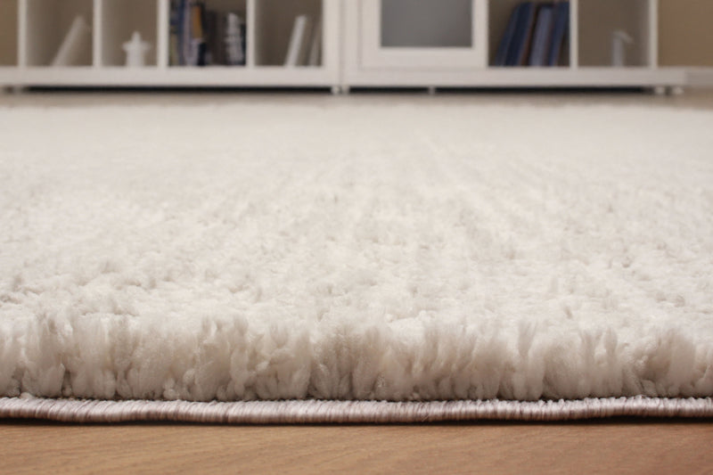 Yeti Ivory/Grey Area Rug - 5'0\" X 8'0\" 
