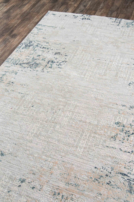 Amber Traditional 5'1\" x 7'7\" Area Rug in Grey Indoor Area Rug