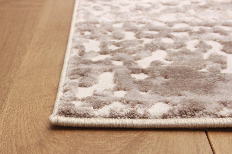 Sarah Ivory Area Rug  - 5'0\" X 8'0\"  