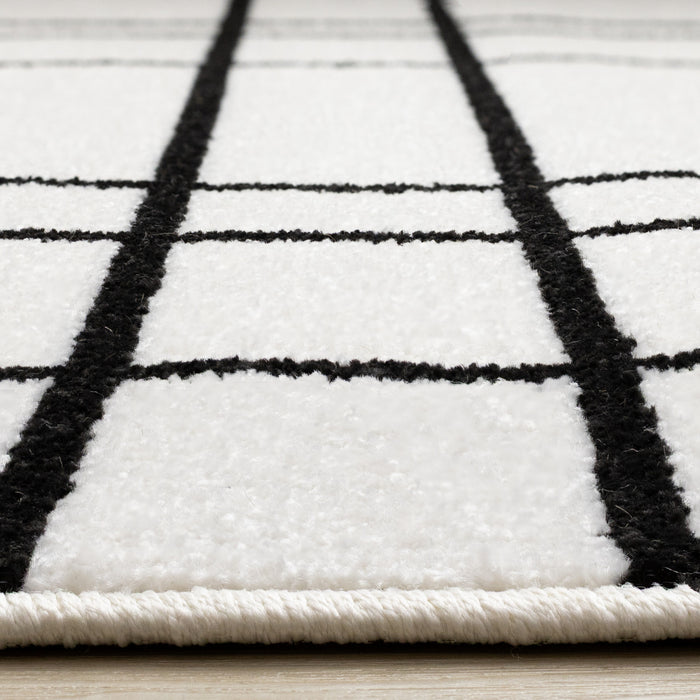 Covington Grey White Checkered Pattern Rug, 6'7\" x 9'10\" Indoor Area Rug