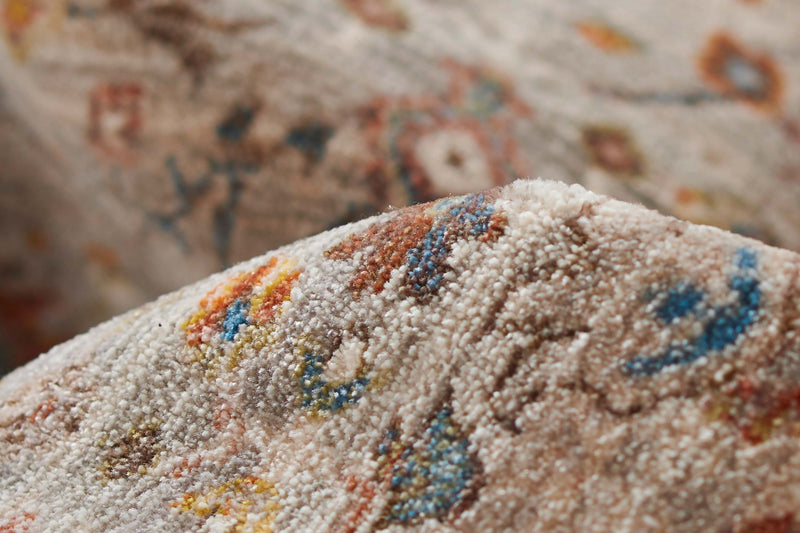 Zaina Traditional 5'0\" x 7'9\" Area Rug in Grey Indoor Area Rug