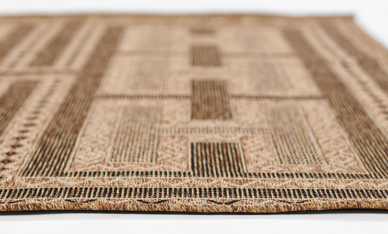 Hazel Transitional 6'6\" x 9'0\" Area Rug in Ivory Indoor Area Rug