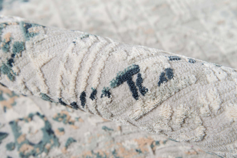 Amber Traditional 7'9\" x 9'10\" Area Rug in Grey Indoor Area Rug