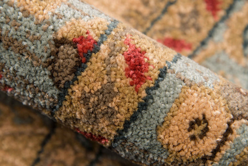 Lynda Traditional 2'3\" x 7'6\" Runner Rug in Ivory Indoor Area Rug