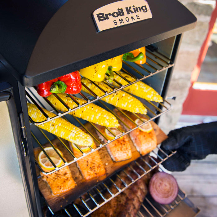 Broil King Vertical 14,000-BTU Propane Gas Smoker - 923614 Grill