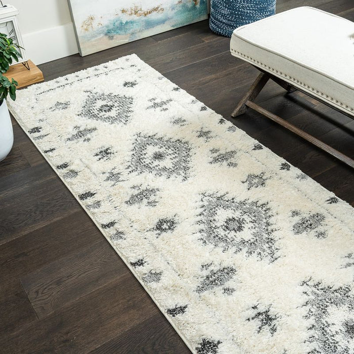 Lola Diamond Grey Shag Area Rug - 2'7\" x 8'