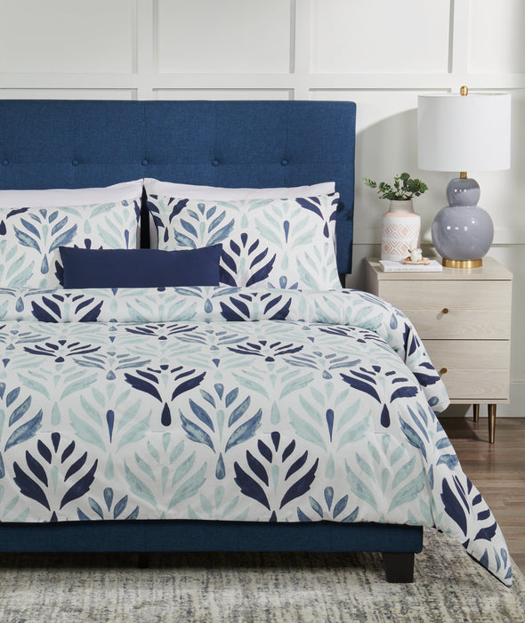 Kort & Co. Medallion 4-Piece King Comforter Set