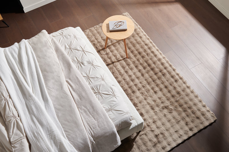 Viola 20\" Modern Round End Table – Natural Oak