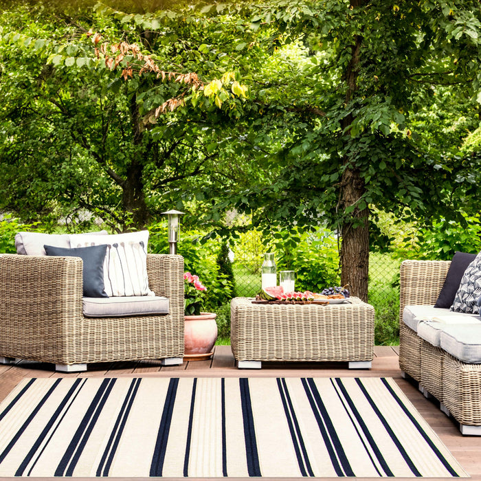 Talya Blue-Ivory 6'7\" x 9'6\" Area Rug