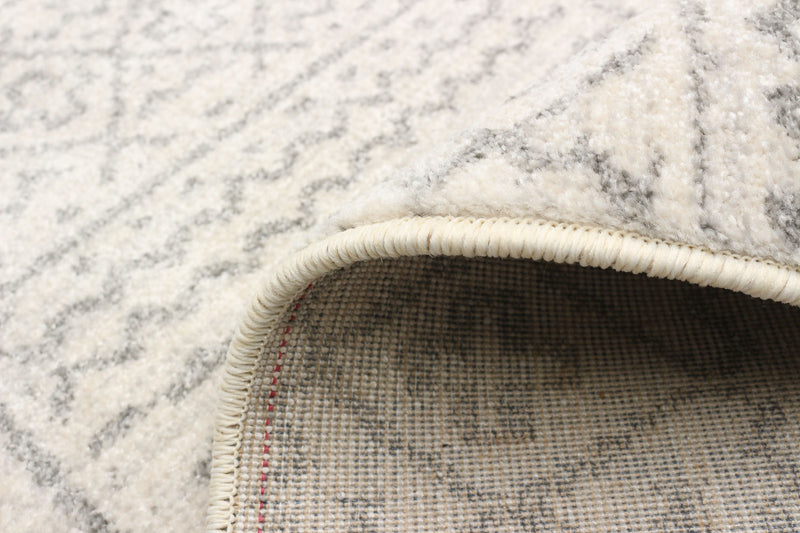 Mae Grey Area Rug - 2'7\" x 8'0\"