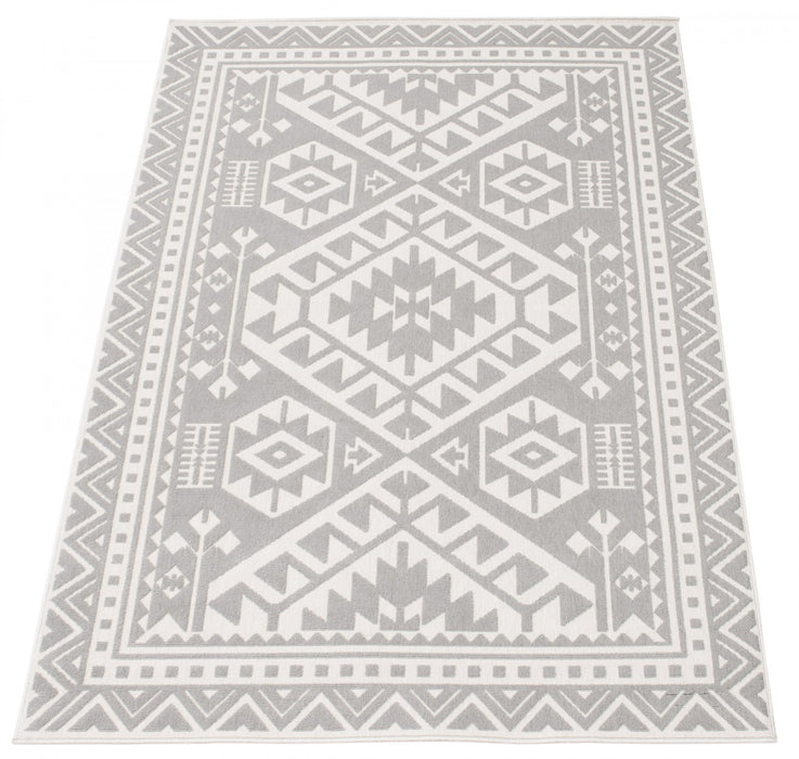 Gaia Light Grey 4'7\" x 6'7\" Area Rug