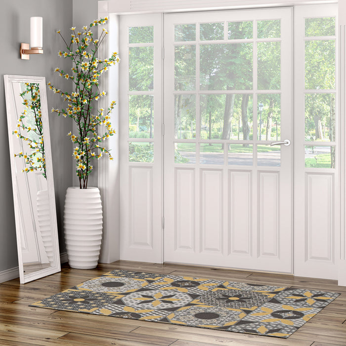 Bellezza Grey 2'2\" x 5'0\" Area Rug