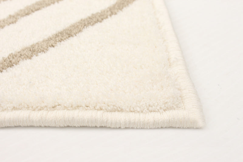 August Geod White-Tan 7'10\" x 10'2\" Area Rug
