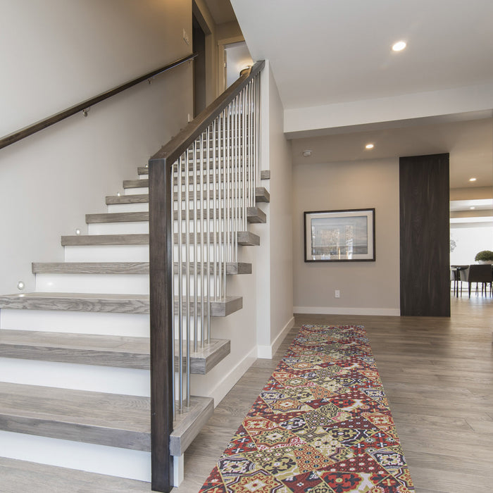 Bellezza Red / Green 2'2\" x 22'0\" Area Rug