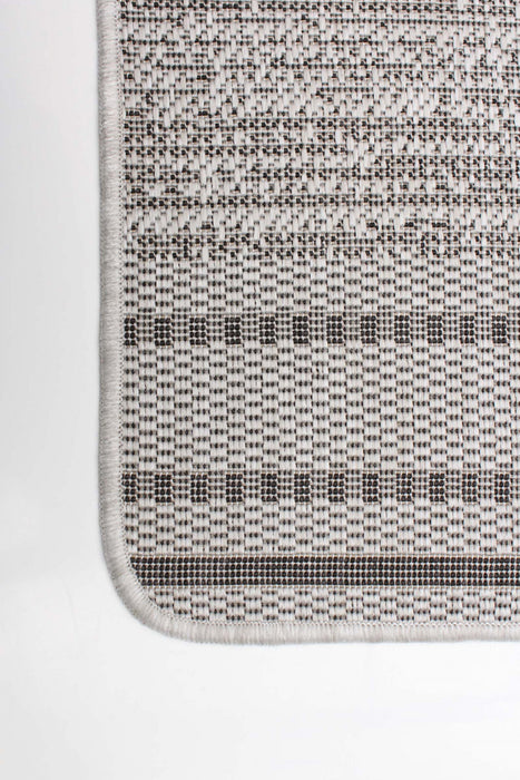 Wileen Grey Area Rug - 4'4\" X 6'5\" 