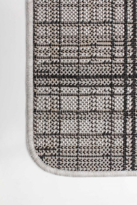 Panthea Grey Area Rug - 4'4\" X 6'5\" 