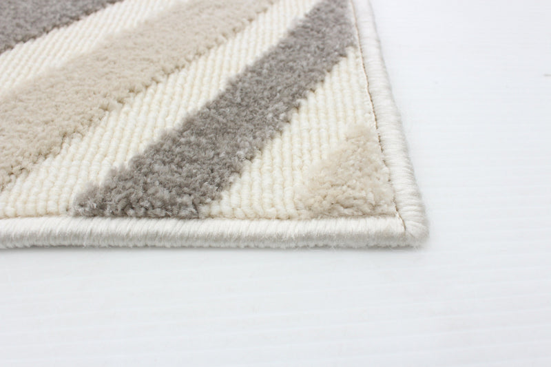Nikkos Ivory 2'8\" x 4'11\" Area Rug