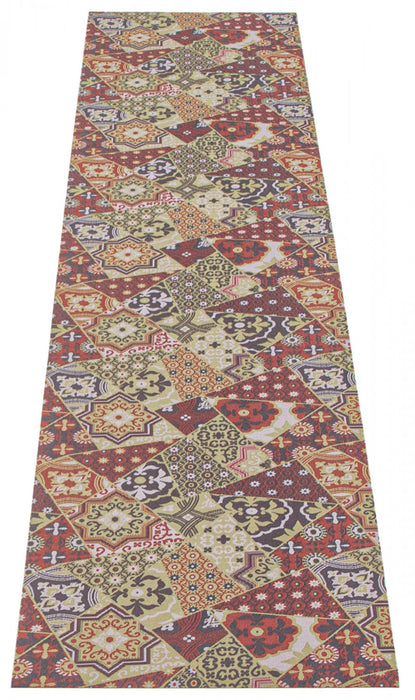 Bellezza Red / Green 2'2\" x 22'0\" Area Rug