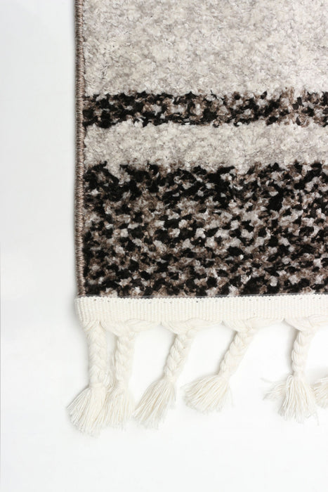 Vera Earth Taupe/Black Area Rug - 5'2\" x 7'5\"