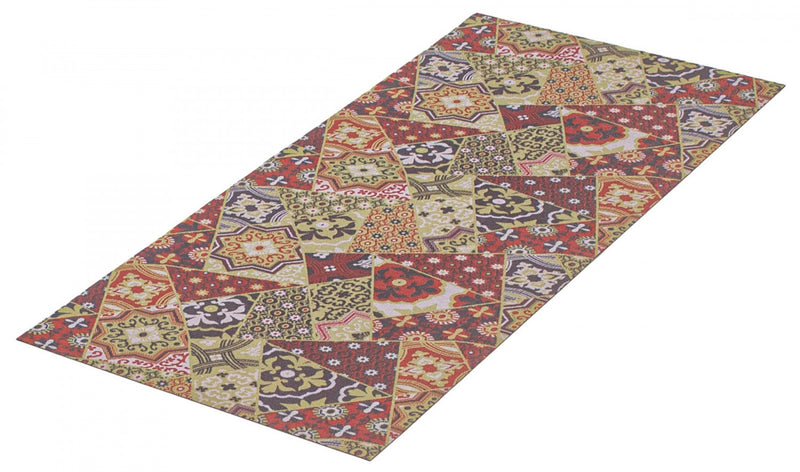 Bellezza Red / Green 2'2\" x 4'0\" Area Rug