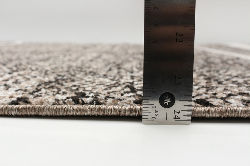 Vera Earth Taupe/Black Area Rug - 5'2\" x 7'5\"