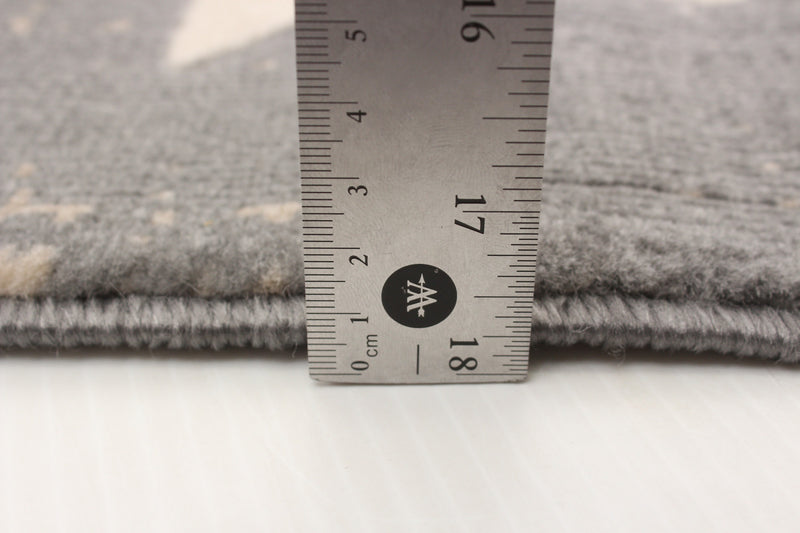 Ira Grey 2'8\" x 4'11\" Area Rug