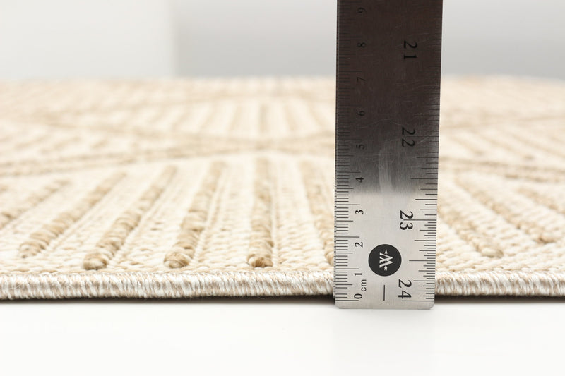 Xantha Taupe Area Rug - 4'0\" x 6'0\"