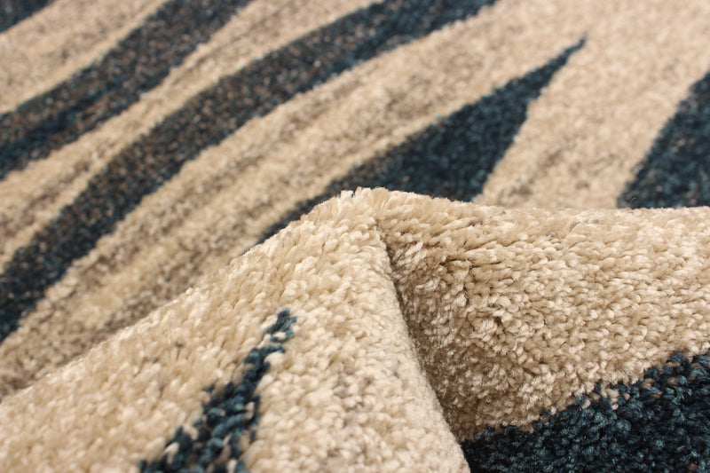 Arusha Ivory / Blue 6'7\" x 9'6\" Area Rug