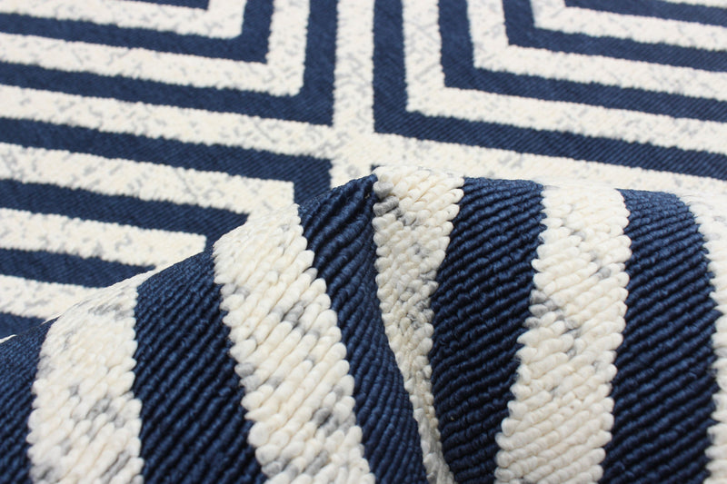 Dodie Blue-Ivory 5'3\" x 7'7\" Area Rug