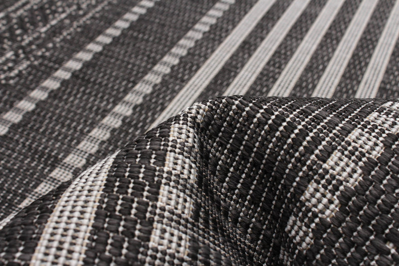 Wileen Black Area Rug - 3'3\" X 4'7\" 