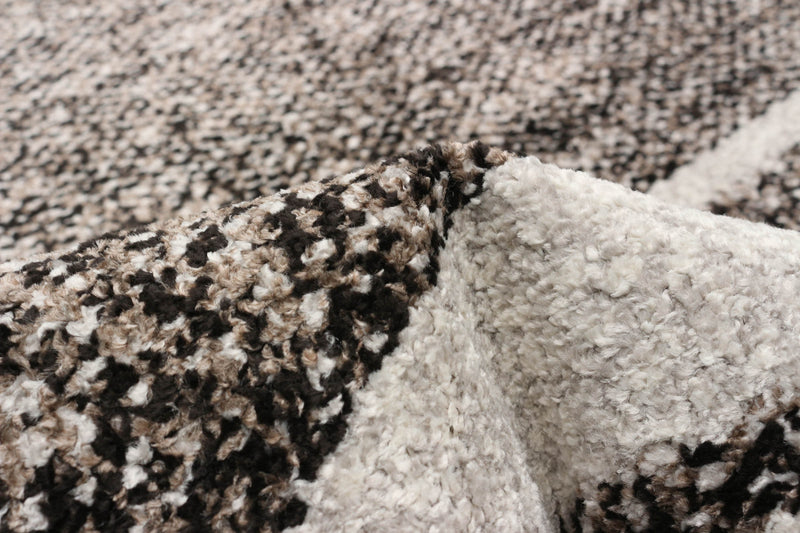 Vera Earth Taupe/Black Area Rug - 5'2\" x 7'5\"
