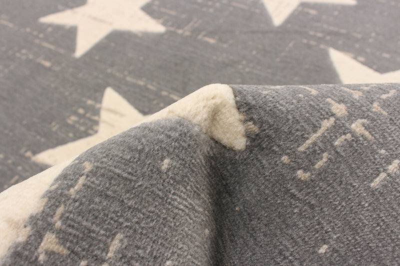 Ira Grey 4'7\" x 6'7\" Area Rug